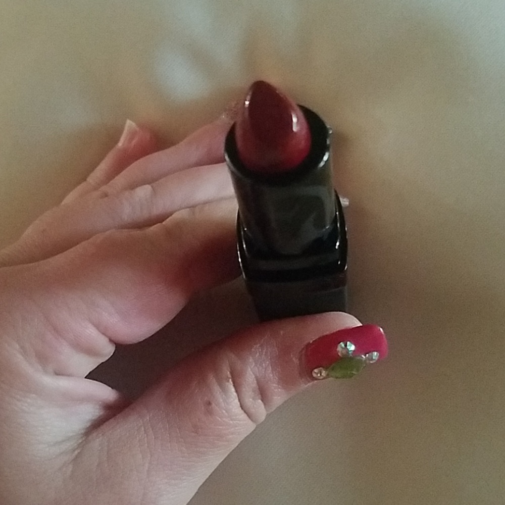 Younique Moonstruck Opulence lipstick - Picture 3 of 7